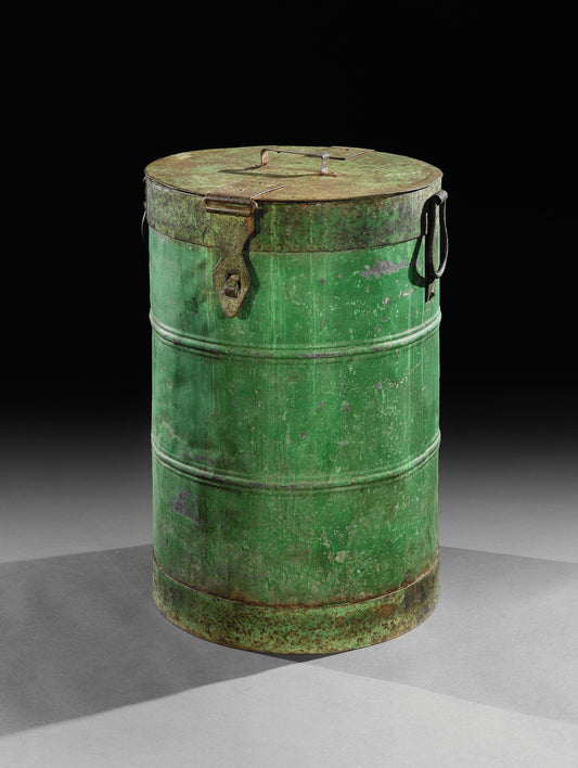 Appealing Cylindrical Farmhouse Dry Storage Bin