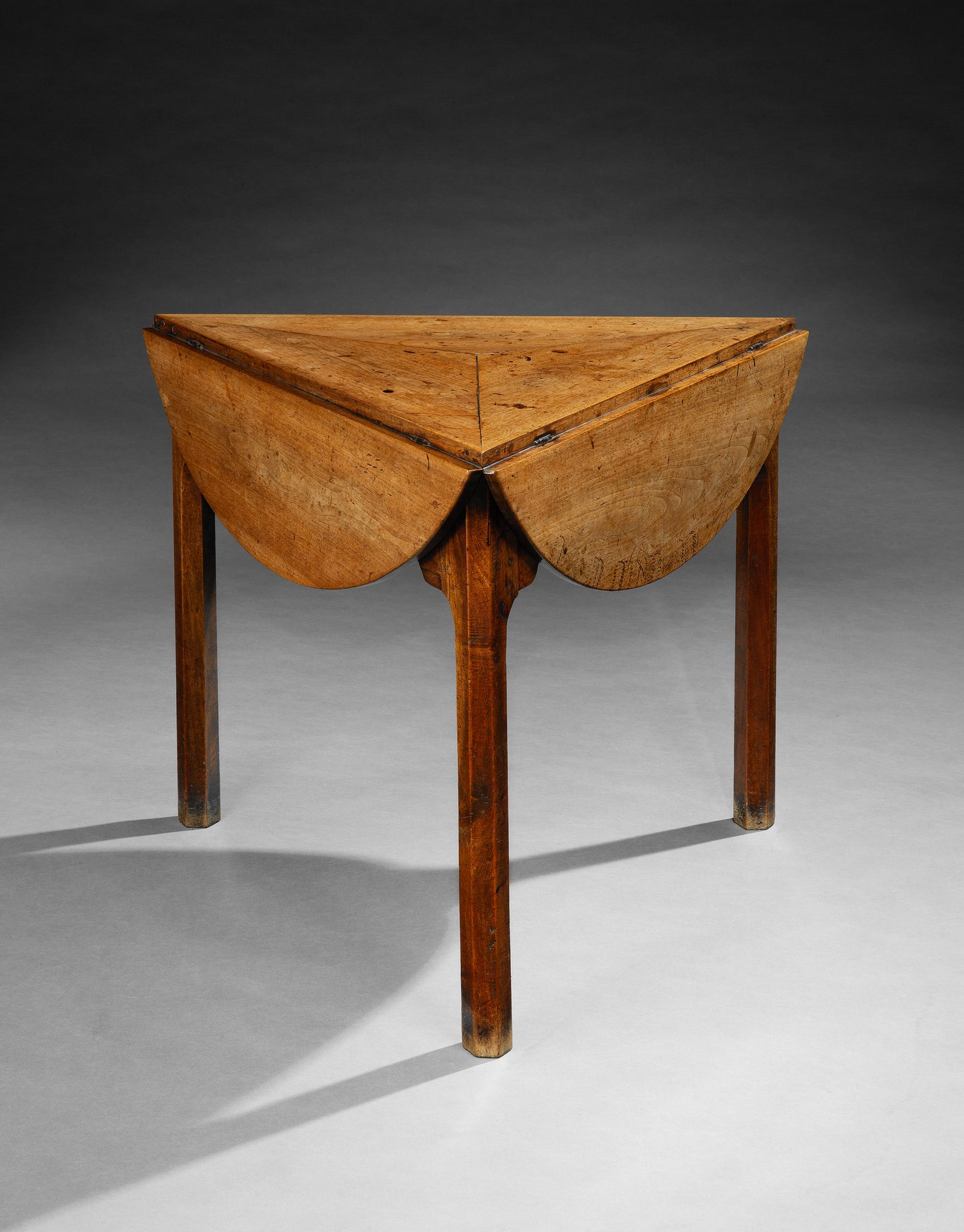 Notable Early Georgian Drop Leaf Cricket TABLE