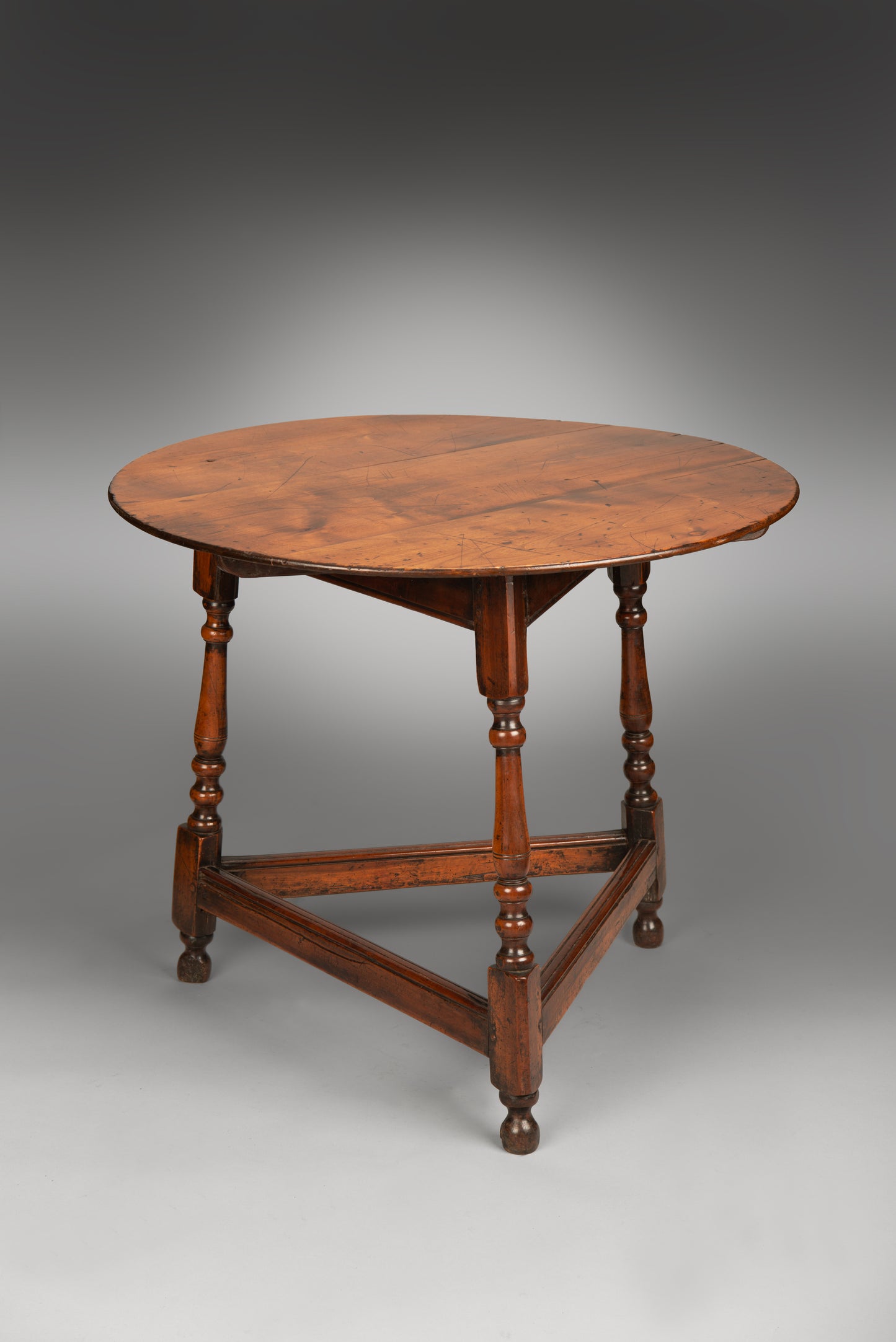 Classic Triangular Based Cricket Table