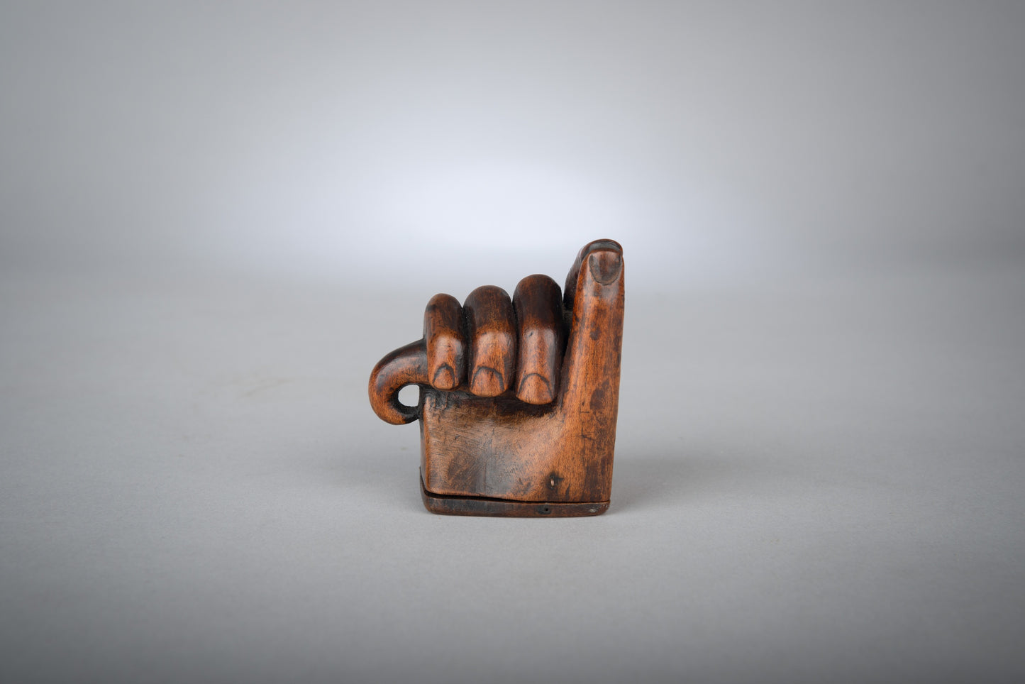 Distinctive and Sculptural "Pinch of Snuff" Snuffbox