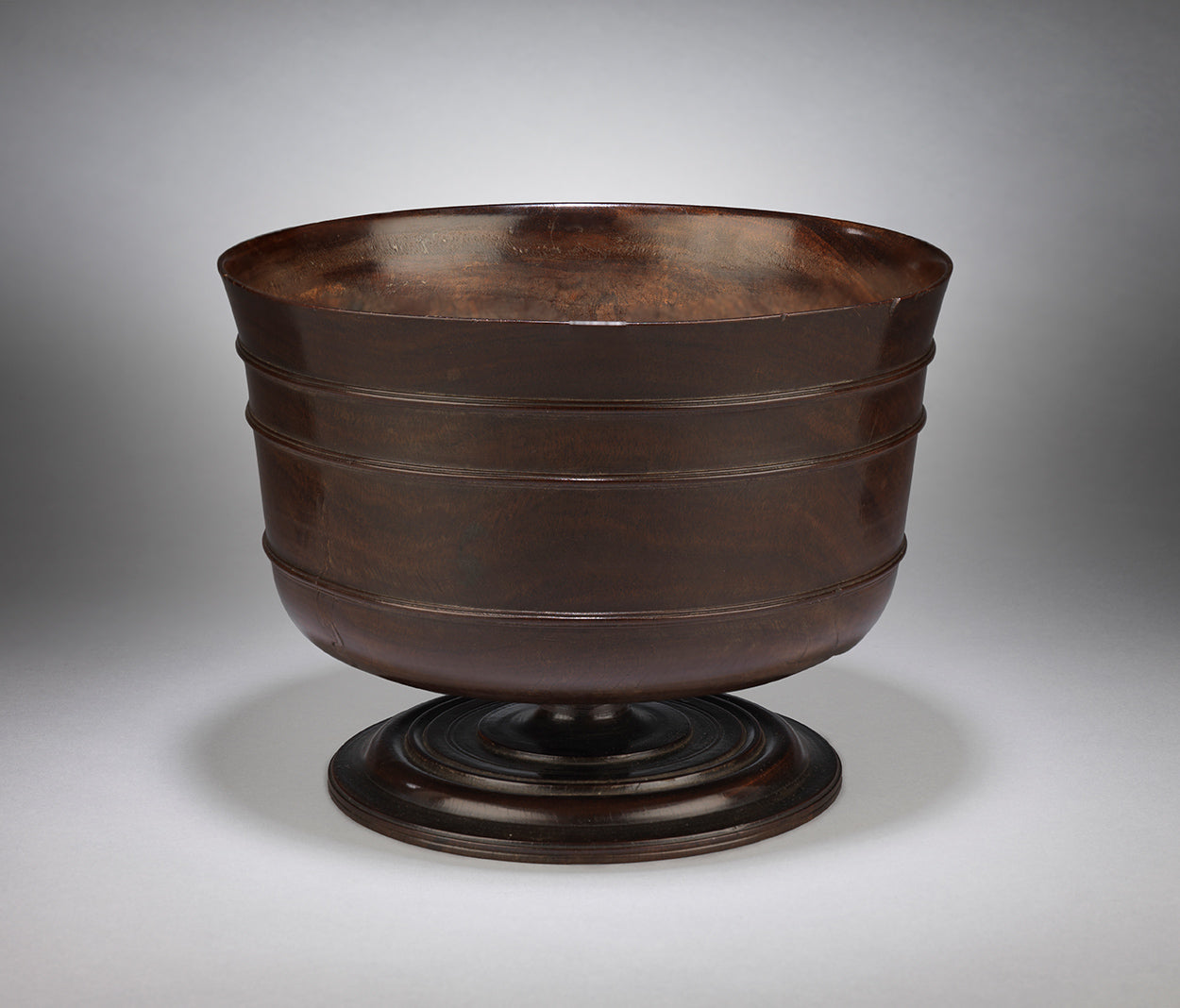 Unusual Finely Turned Early Wassail Bowl