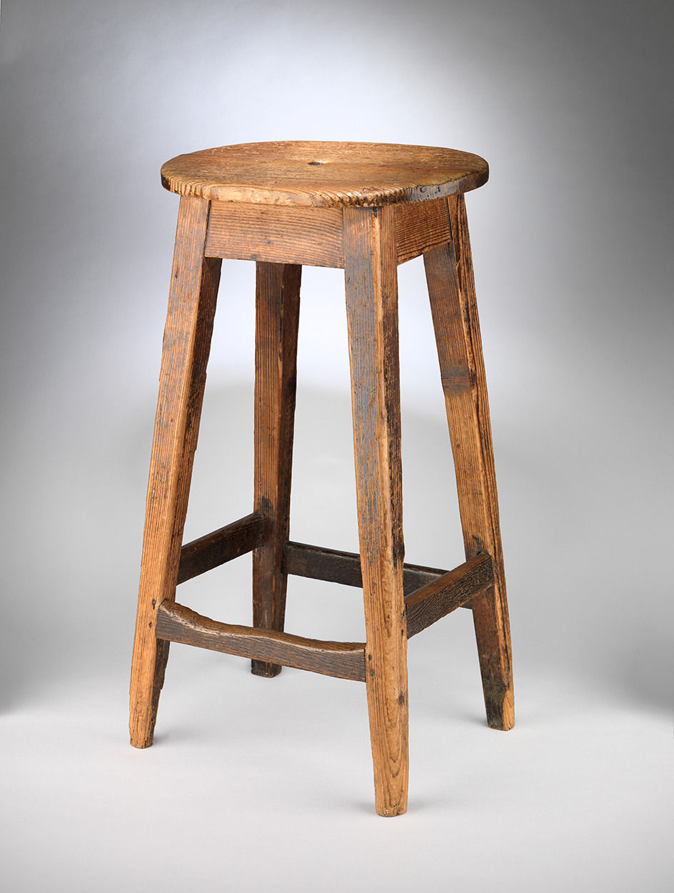 Elegant Vernacular Oval Top Stool