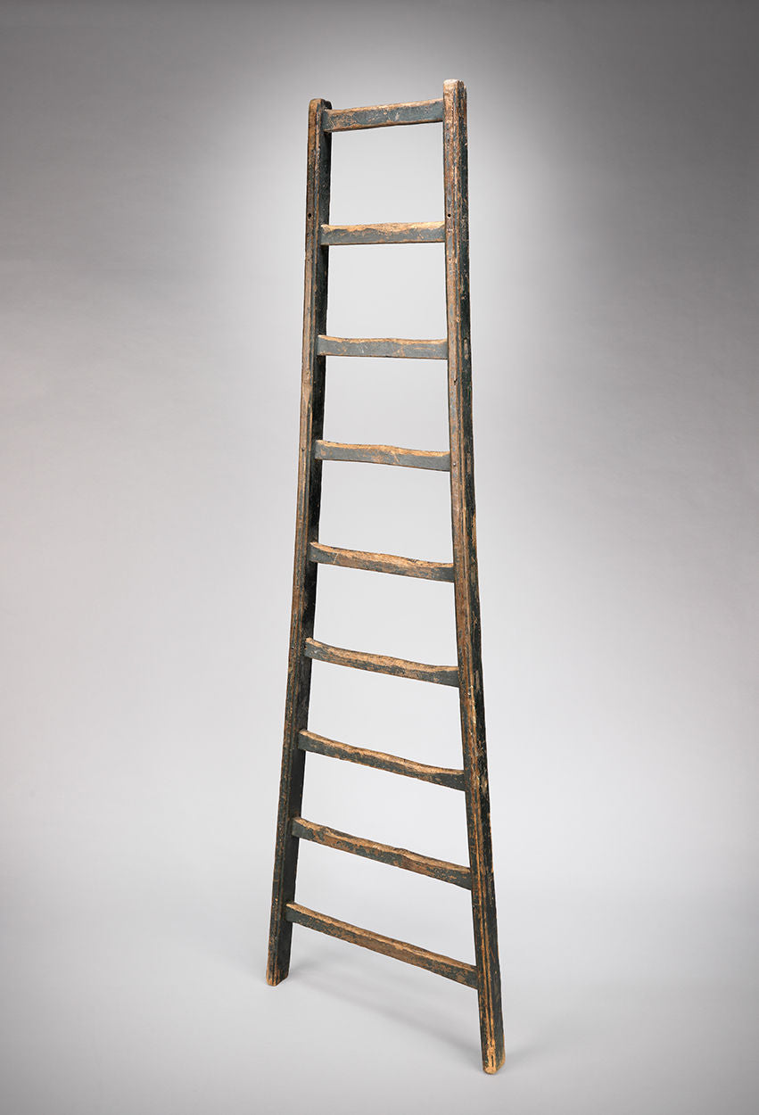 Elegant Early Vernacular Splayed and Tapered Ladder