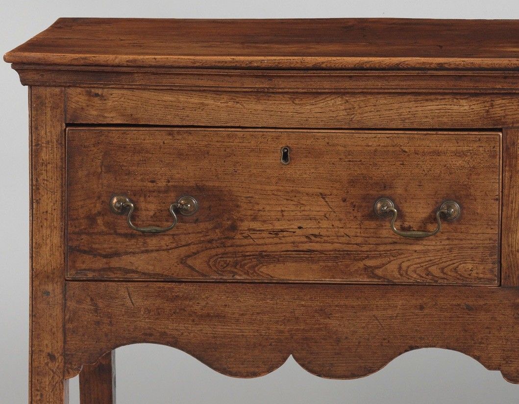 Classic Georgian Three Drawer Serving Dresser.