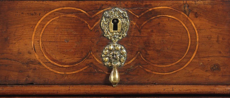 Delightful Small Queen Anne Period Chest of Drawers