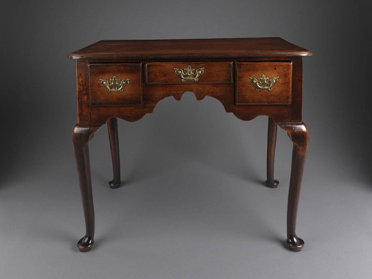 Fine Early Georgian Cabriole Leg Lowboy